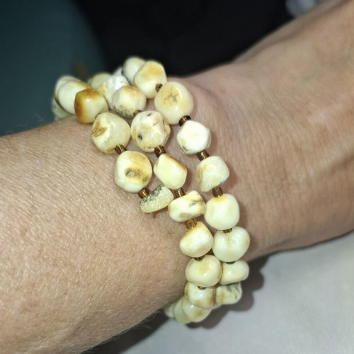 Bracelet made of solid royal Baltic amber, beige, new