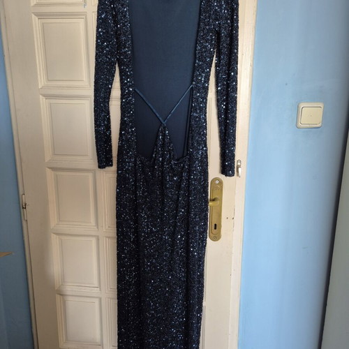 Official dresses in blue-green and black-gold XL, others S