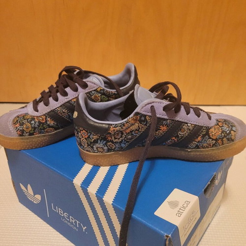 Adidas Gazelle kids shoes like new No 28