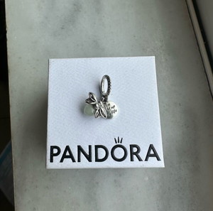 Pandora σύμβολο πυγολαμπίδα