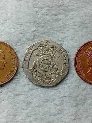 United Kingdom coins used, set of 3, M31-44