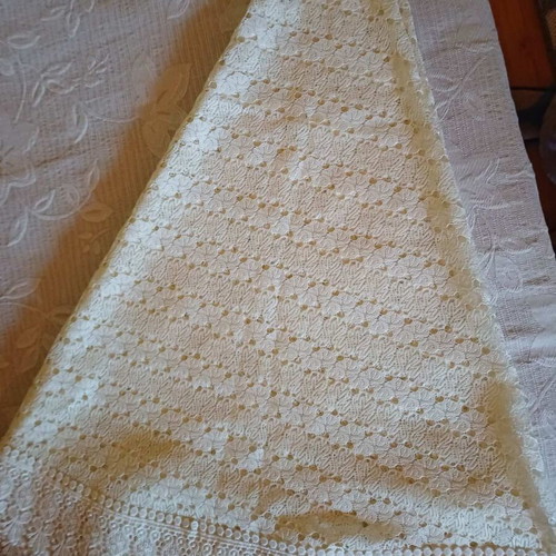 Round tablecloth machine knit, ecru