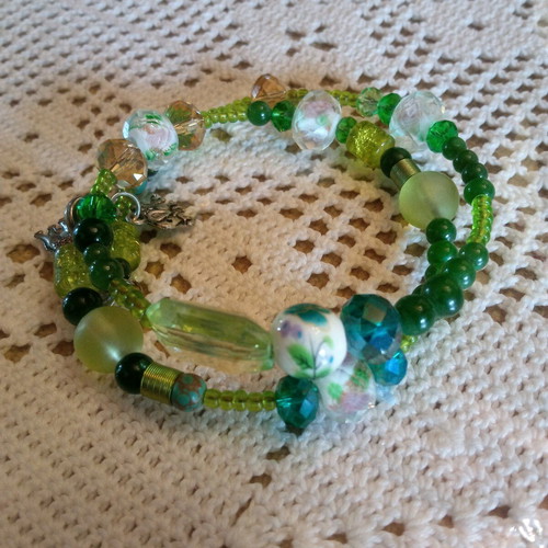 Handmade bracelet with green tones, new