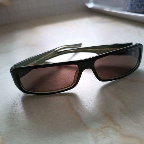 Burberry sunglasses like new, green
