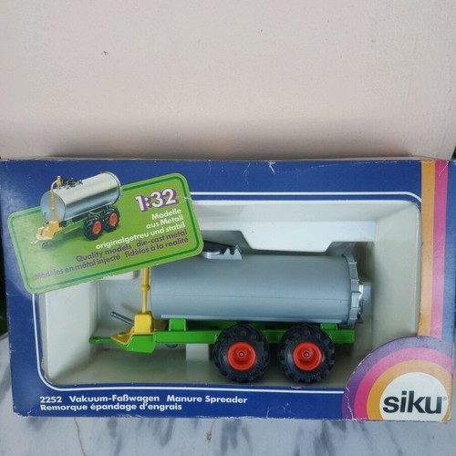 Siku 1:32 Fertilizer Spreading Trailer 2252 new