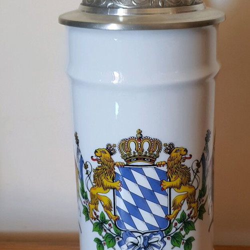 Collectible Bavarian Style Beer Stein with Metal Lid like new