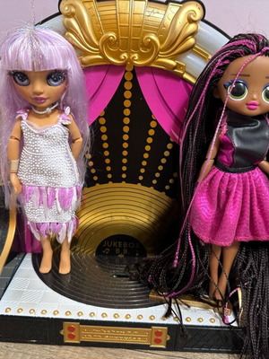 L.O.L Two dolls and jukebox like new