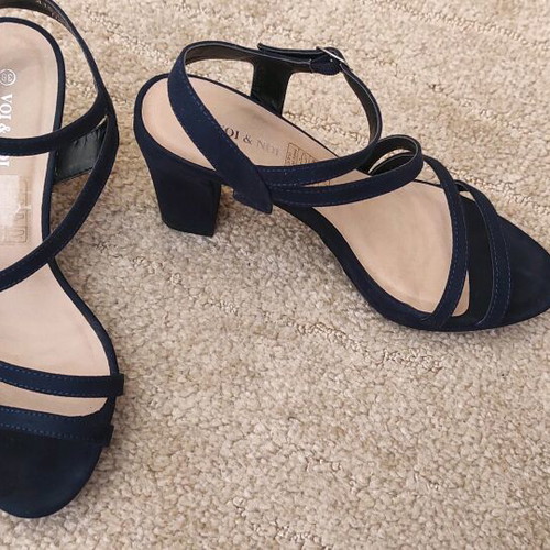Offer €8! Blue sandal with platform