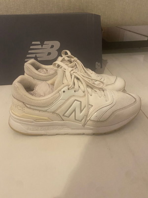 NEW BALANCE 997 SNEAKERS