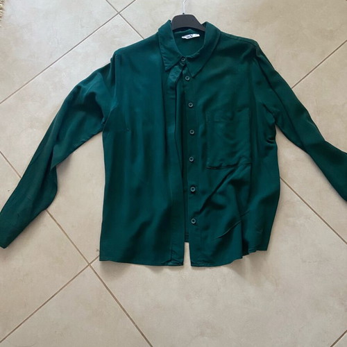 Women's green shirt like new, size L
