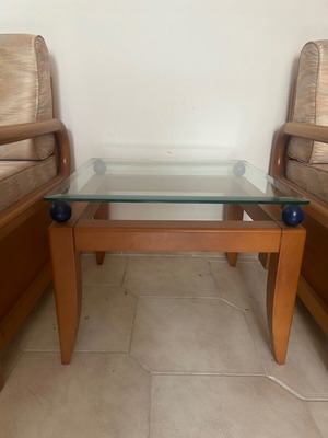 Square coffee table with glass top like new, 55x55x42 cm