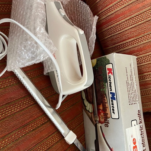 Crepe maker, electric knife and ice crusher new