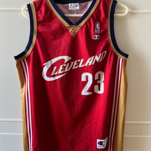 Lebron James #23 Cleveland Cavaliers Champion jersey like new Large