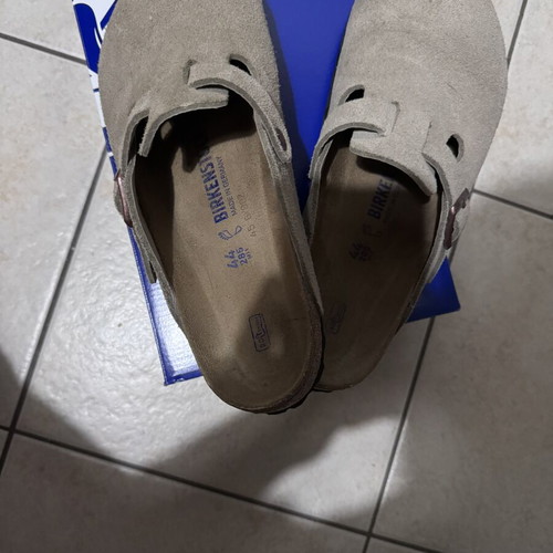 Birkenstock Boston Suede soft footbed slippers size 44 like new, taupe