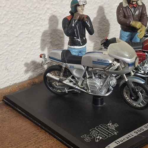 Joe Bar Team Collection Solido motorcycle set 1:18 scale, like new