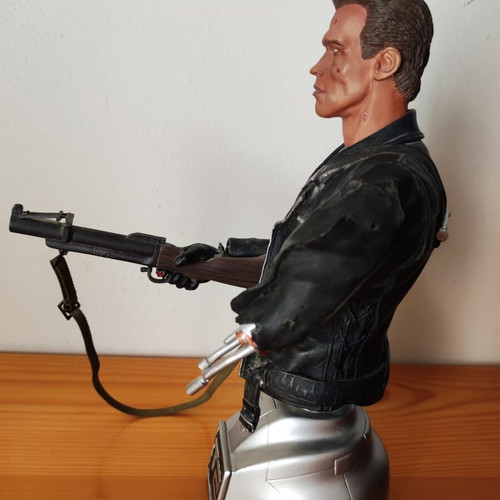 Terminator 2 T-800 Battle Damaged Mini Bust collectible, like new