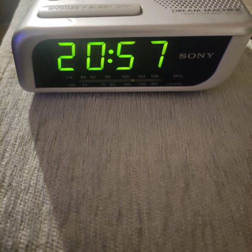 Sony clock radio like new with innovative design and alarm