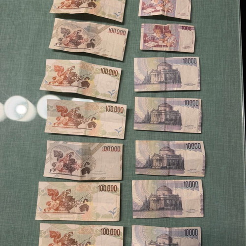 Italian Lira banknotes new, collectible historical currency