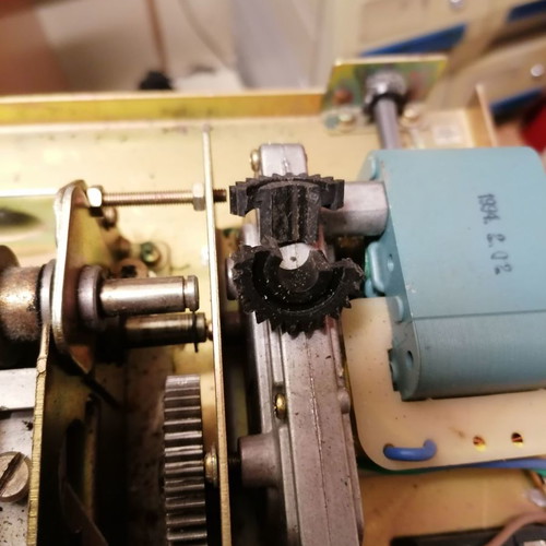Unilam A3 laminator used with 4 rollers