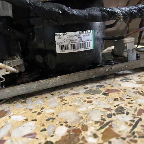 Liebherr refrigerator used with replaced motor and thermostat issue