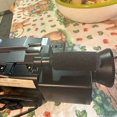 Hitachi Saticon VK-C840 videocamera like new