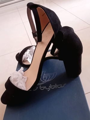 Suede sandals used, black, heel height 7 cm, size 41