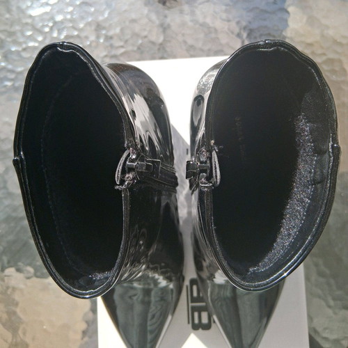 Patent leather ankle boots size 37 like new, black