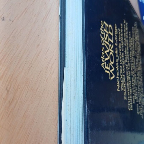 Atlas of the Jewish World like new, English