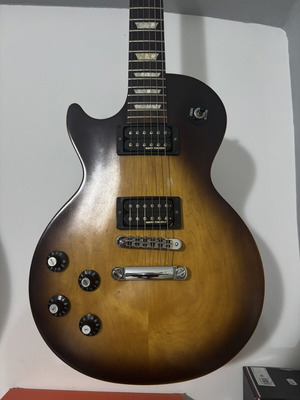 Gibson Les Paul 70s Tribute tobacco burst guitar