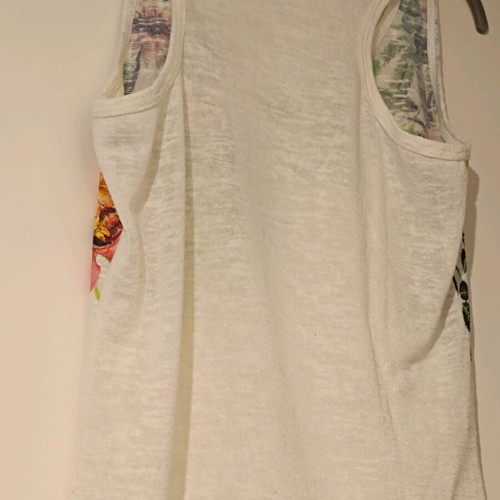 Summer tank top like new, beige with unique design, size S