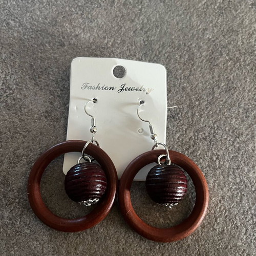 Wooden earrings new brown