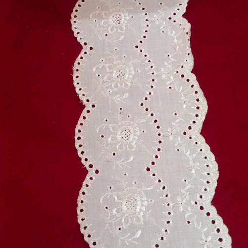 White wide lace new 9 meters