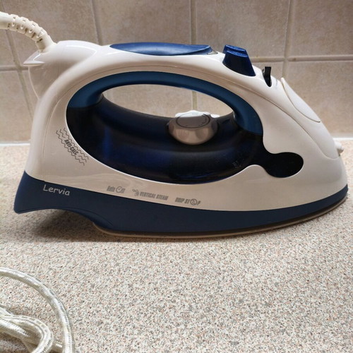 Lervia clothes iron used with Drip‑Stop function