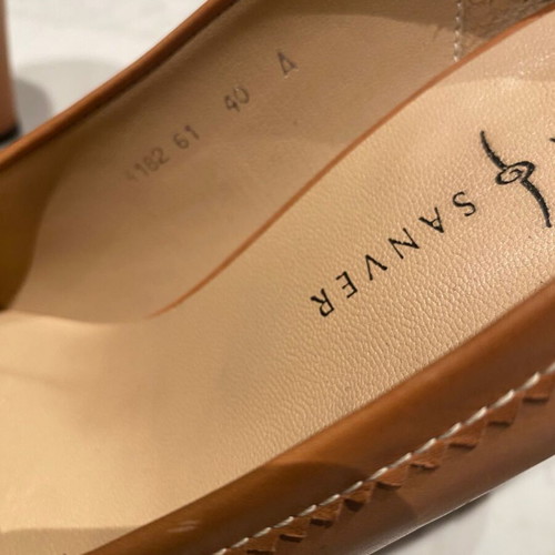 Rebeca Sanver tan pumps like new size 40
