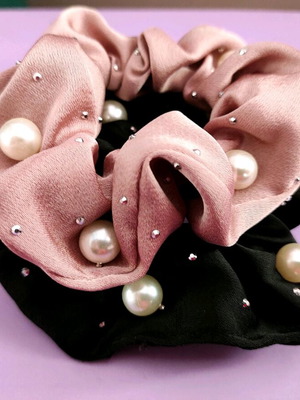 Pearl Scrunchies σετ 2 τεμαχίων καινούργια, μαύρο και ροζ