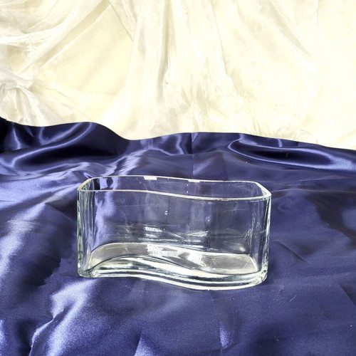 Set of 2 Minimal Crystal Bowls Vases like new (20cm)