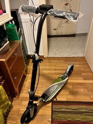 Πατίνι Scooter 200XB καινούργιο με μπροστινή και πίσω ανάρτηση και φρένο χειρός