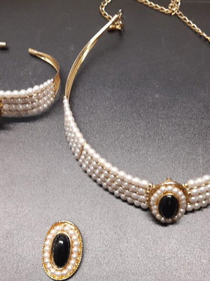 Jewelry set with bijou necklace, bracelet and earrings used