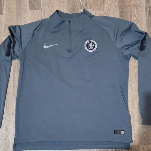 Chelsea Nike top like new, size L