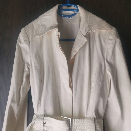 Women's white trench coat like new, size M