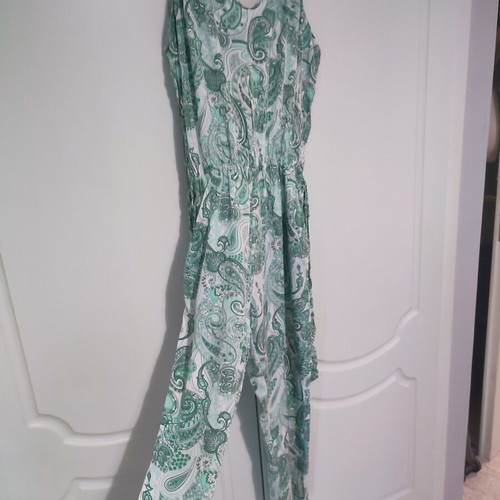 Jumpsuit like new, size Large, white and green