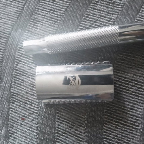 Gillette King shaving razor new