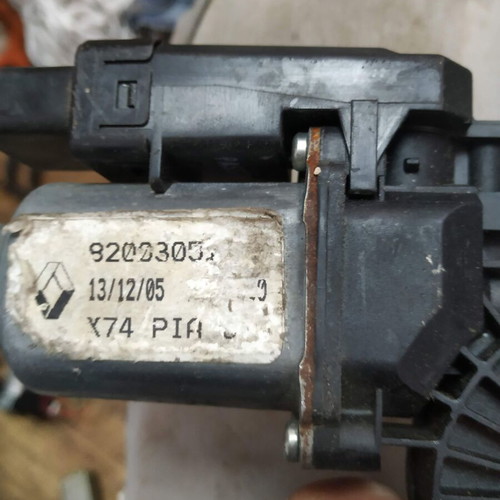 Rear right window regulator Renault Laguna used 8200305 720 X 74 PIA G
