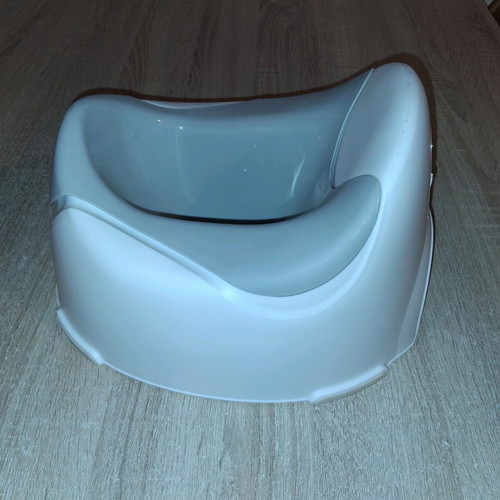 Potty with removable bucket like new