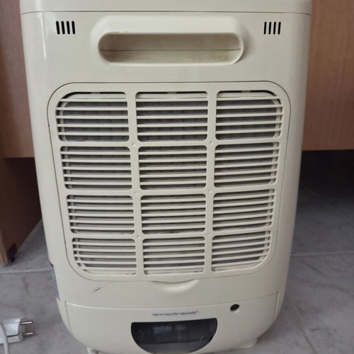 Meaco DD8L Junior dehumidifier used with zeolite technology
