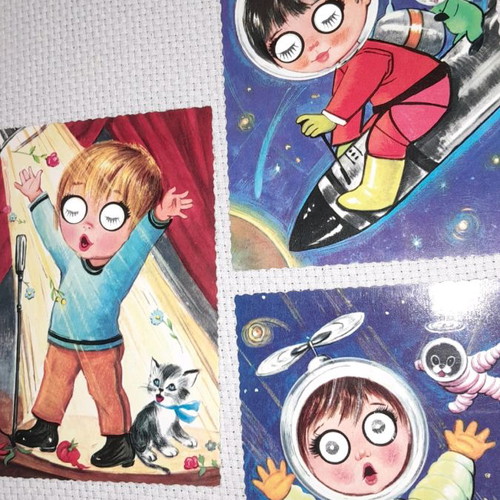 Collectible cards with blinking eyes, set of 3, Germany