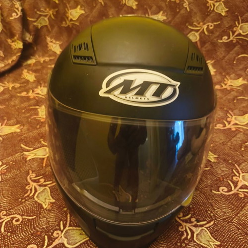 Mt full face helmet large used, good condition