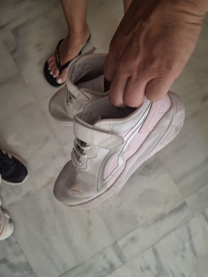 Puma athletic shoes used, size 23