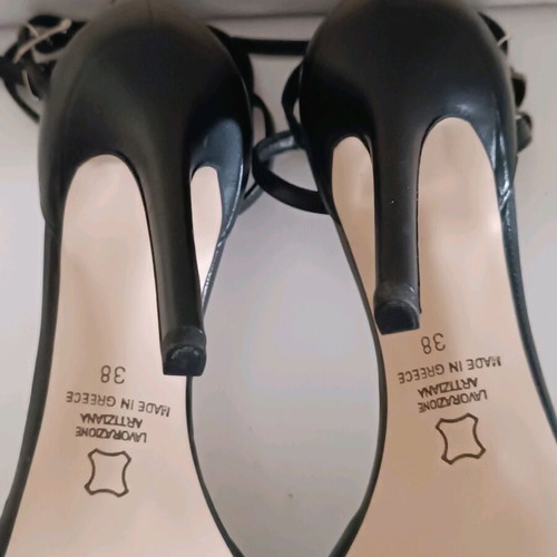 Mark Milan women's leather sandals black like new, size 38