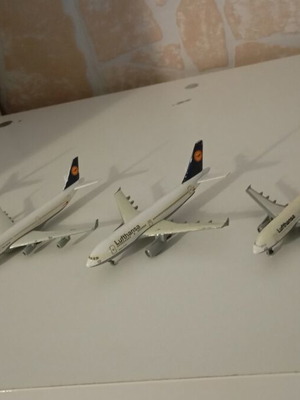 Lufthansa Metal Collectible Airplanes Set of 5 used
